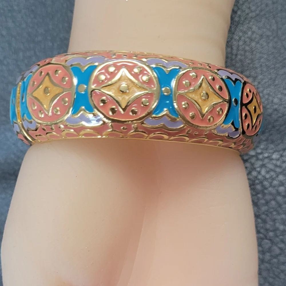 Joan Rivers Bangle - Picture 2 of 2